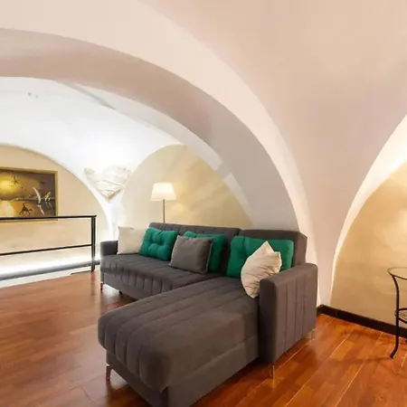 Comfortable In With Modern Amenities Apartment *