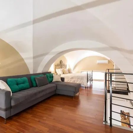 Comfortable In With Modern Amenities Apartment *