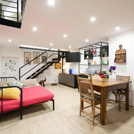 Comfortable In With Modern Amenities *